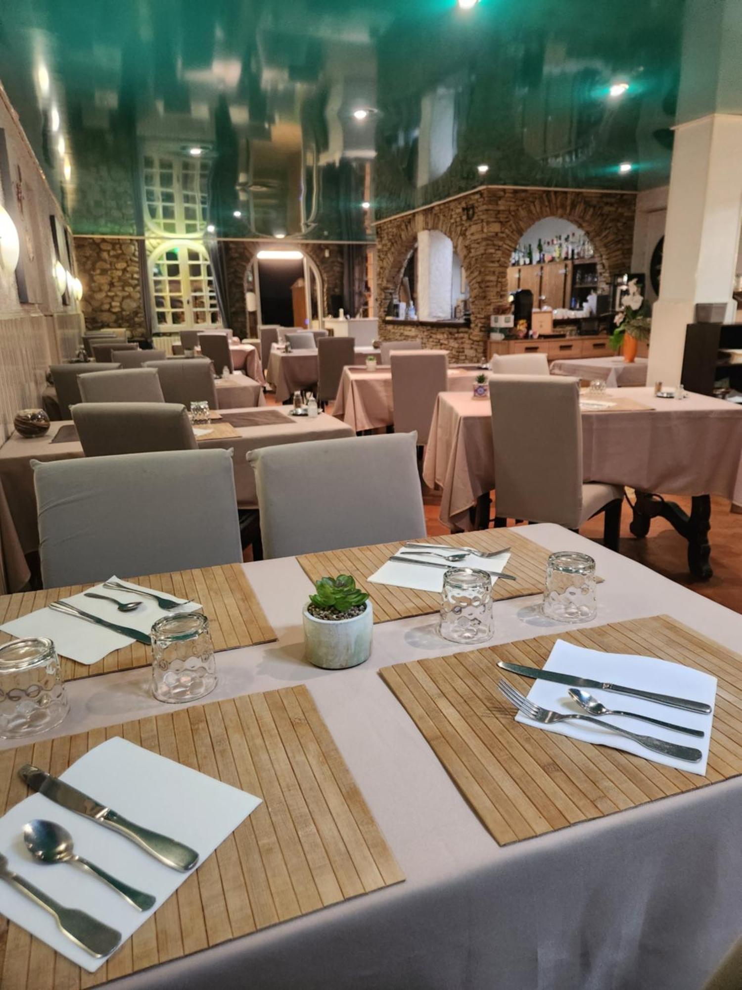 Logis Hotel Restaurant Les Charmettes 아르젤레쉬르메르 외부 사진
